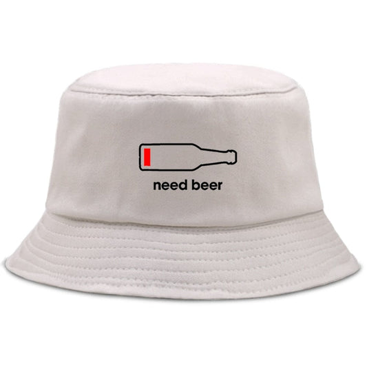 Witte Bucket Hat met "need beer" print